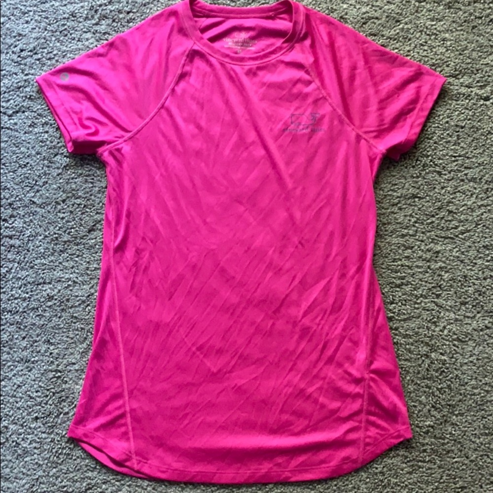 Vineyard vine tshirt